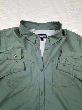 Patagonia Women's Nomader Long Sleeve Travel Hiking Shirt, Size L